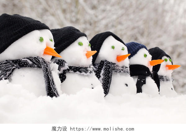 一排雪人戴帽子围围巾二十四节气立冬小雪大雪冬至小寒大寒